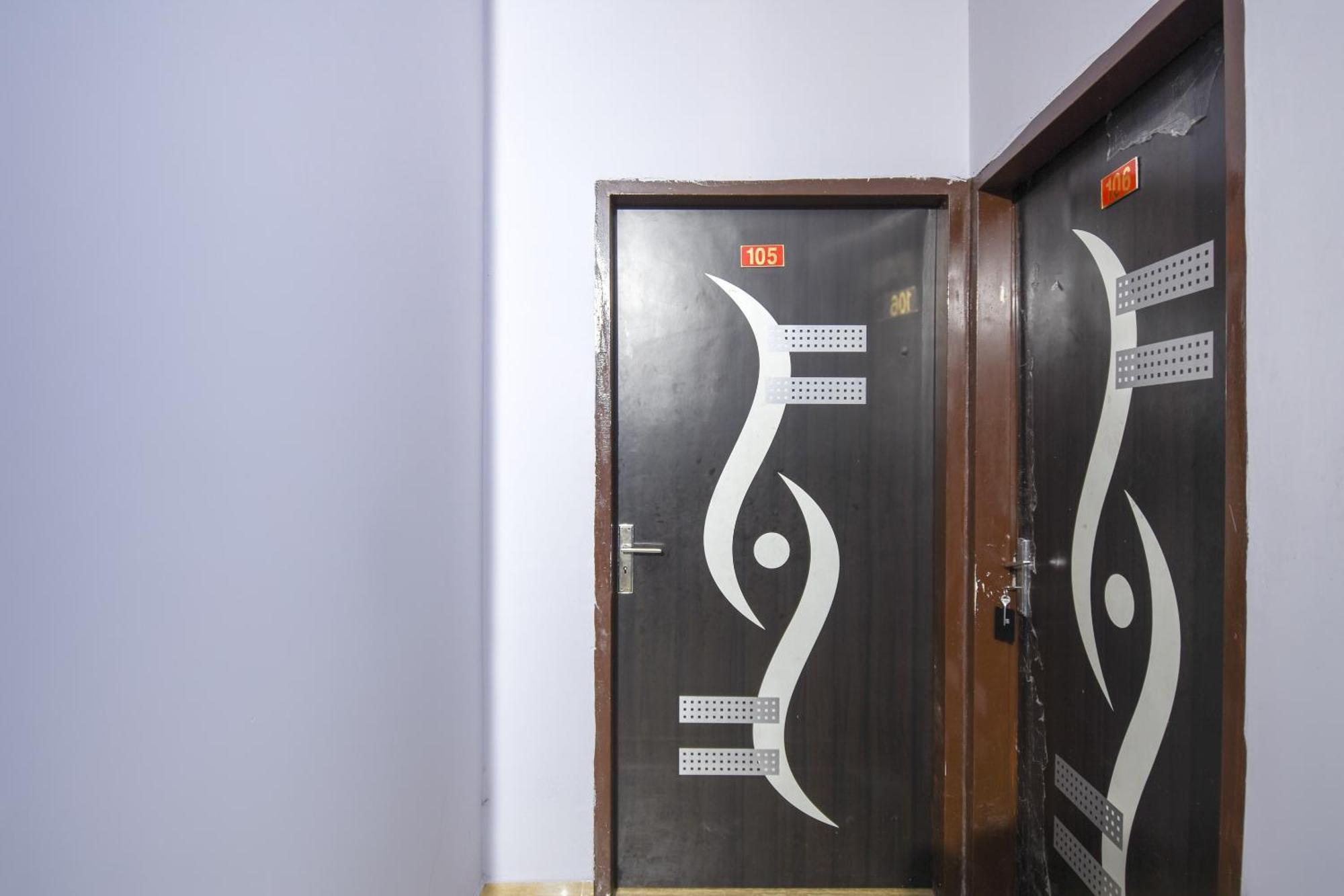 Oyo Flagship 74383 Hotel Grand Tulip Lalewal Екстер'єр фото